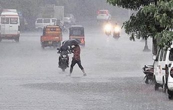 സംസ്ഥാനത്ത് വീണ്ടും ശക്തമായ മഴ മുന്നറിയിപ്പ്; എട്ട് ജില്ലകളിൽ യെല്ലോ അലർട്ട്, വരും ദിവസങ്ങളിലും മഴ തുടരും സംസ്ഥാനത്ത് വീണ്ടും ശക്തമായ മഴ മുന്നറിയിപ്പ്; എട്ട് ജില്ലകളിൽ യെല്ലോ അലർട്ട്, വരും ദിവസങ്ങളിലും മഴ തുടരും