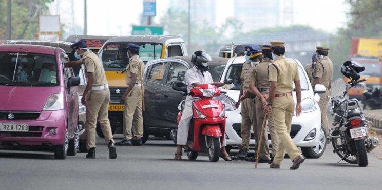 സമ്പൂർണ ലോക്ക്ഡൗൺ പ്രഖ്യാപിച്ചിട്ടുള്ള ഞായറാഴ്ച്ച ഇളവുകൾ അനുവദിച്ച് സർക്കാർ. സമ്പൂർണ ലോക്ക്ഡൗൺ പ്രഖ്യാപിച്ചിട്ടുള്ള ഞായറാഴ്ച്ച ഇളവുകൾ അനുവദിച്ച് സർക്കാർ.