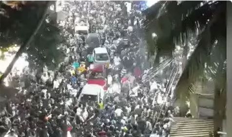 ഗോവയിലെ വിനോദസഞ്ചാര കേന്ദ്രങ്ങളില് ജനത്തിരക്കനുഭവപ്പെടുന്നതിന്റെ വിഡിയോ ആശങ്കയുളവാക്കുന്നു. ഗോവയിലെ വിനോദസഞ്ചാര കേന്ദ്രങ്ങളില് ജനത്തിരക്കനുഭവപ്പെടുന്നതിന്റെ വിഡിയോ ആശങ്കയുളവാക്കുന്നു.