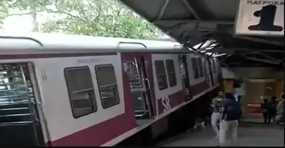 ചെ​ന്നൈ​യി​ല്‍ ട്രെ​യി​ന്‍ പാ​ളം തെ​റ്റി പ്ലാറ്റ്‌ഫോമിലേക്ക്‌ ഇ​ടി​ച്ചു ക​യ​റി