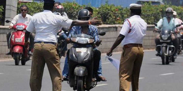 വിവിധ നിരത്തുകളില്‍ വാഹനങ്ങളുടെ വേഗപരിധി അറിയിച്ച് പോലീസ്‌