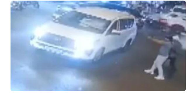 ഡൽഹിയെ  ന​ടു​ക്കി ന​ടു​റോ​ഡി​ല്‍ വെ​ടി​വ​യ്പ്പ്