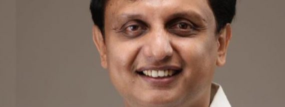 ദേശീയപാതയിലെ കുഴികള്‍ അടക്കാന്‍ പൊതുമരാമത്ത് വകുപ്പിന് അധികാരമില്ലെന്ന് പൊതുമരാമത്ത് വകുപ്പ് മന്ത്രി പി എ മുഹമ്മദ് റിയാസ്