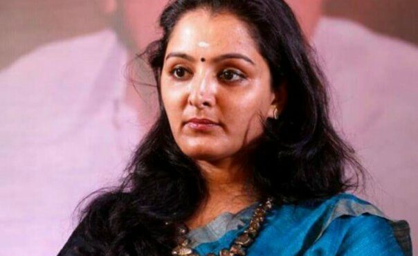 മഞ്ജു വാര്യര്‍ സാക്ഷി വിസ്താരത്തിനായി വിചാരണക്കോടതിയില്‍ ഹാജരായി