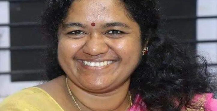 സ്തുത്യര്‍ഹമായ സേവനം കാഴ്ച വച്ച നേഴ്സുമാര്‍ക്കുള്ള സംസ്ഥാനതല അവാര്‍ഡ് വി സിന്ധുമോള്‍ക്ക്