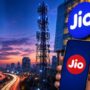 ചരിത്രത്തിലാദ്യമായി 30,000 കോടി ലാഭം മറിടകന്ന് ജിയോ; ഉപഭോക്താക്കളുടെ എണ്ണം 52.4 കോടി പിന്നിട്ടു
