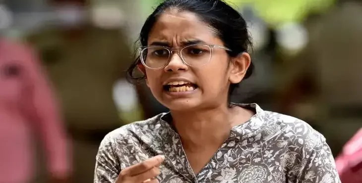 ഐഷി ഘോഷിനെ അറസ്റ്റ് ചെയ്യാൻ പൊലീസ് നീക്കം; വാറണ്ട് റദ്ദാക്കാൻ ഹർജി
