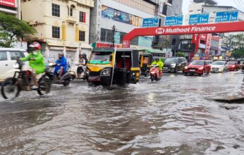 സംസ്ഥാനത്ത് ശക്തമായ മഴ തുടരുന്നു; എല്ലാ ജില്ലകളിലും ജാഗ്രതാ നിർദേശം, പമ്പയിൽ ജലനിരപ്പുയർന്നു, മൂഴിയാർ, മലങ്കര ഡാമുകളുടെ ഷട്ടറുകൾ ഉയർത്തും