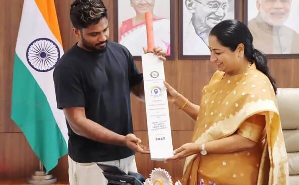 സഞ്ജു സാംസൺ ജനകൗശൽ കേന്ദ്രയുടെ ബ്രാൻഡ് അംബാസഡർ; ഡൽഹി മുഖ്യമന്ത്രിയുമായി കൂടിക്കാഴ്ച നടത്തി